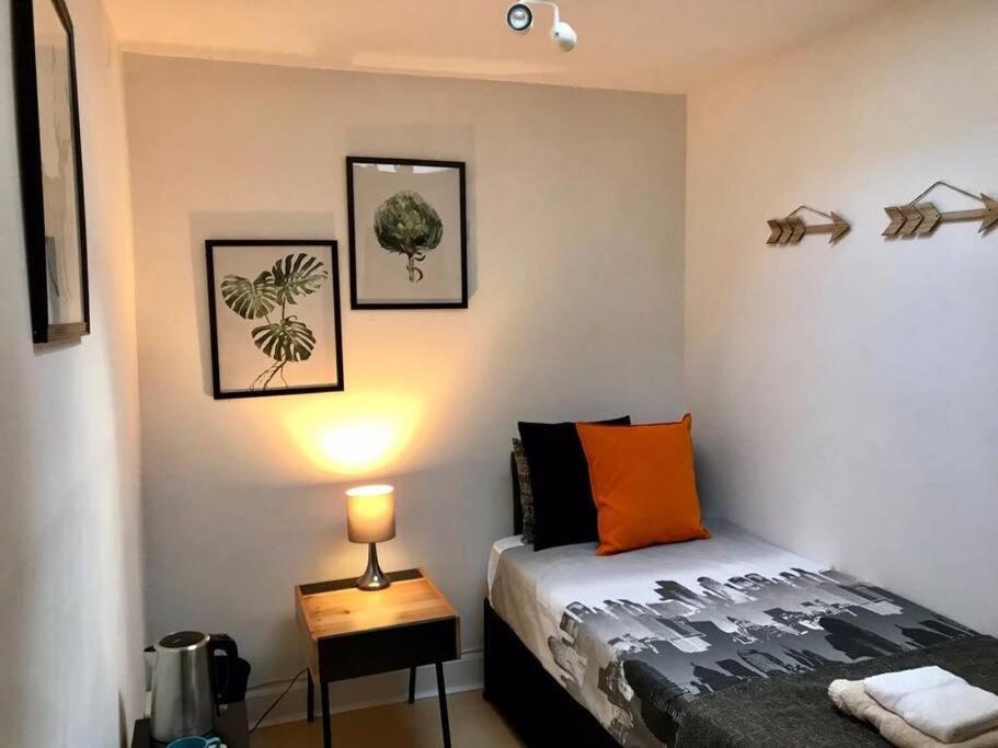 The Kingsview Townhouse - Boutique Hostel 에든버러 외부 사진