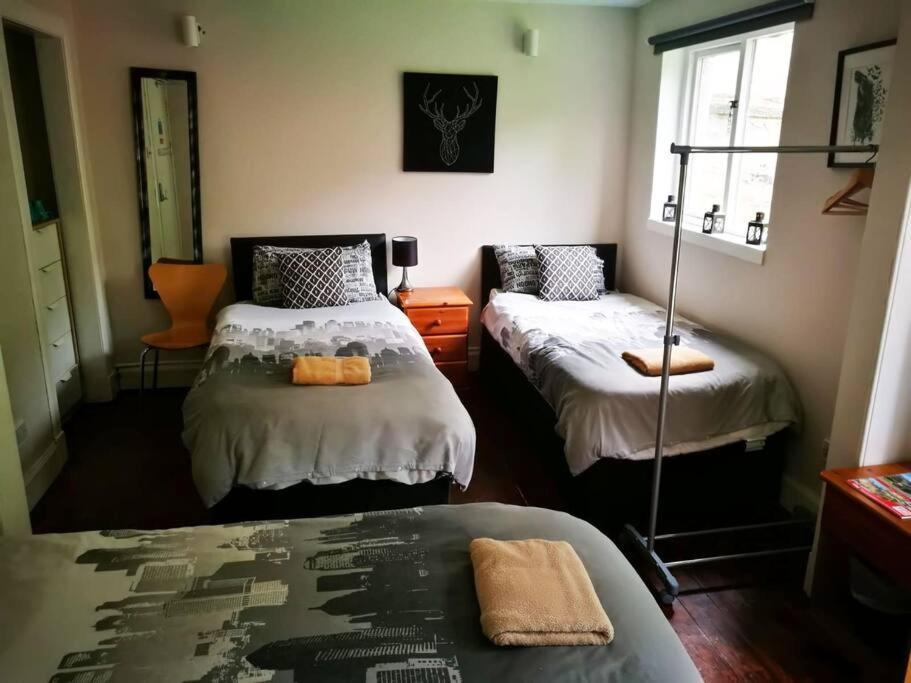 The Kingsview Townhouse - Boutique Hostel 에든버러 외부 사진