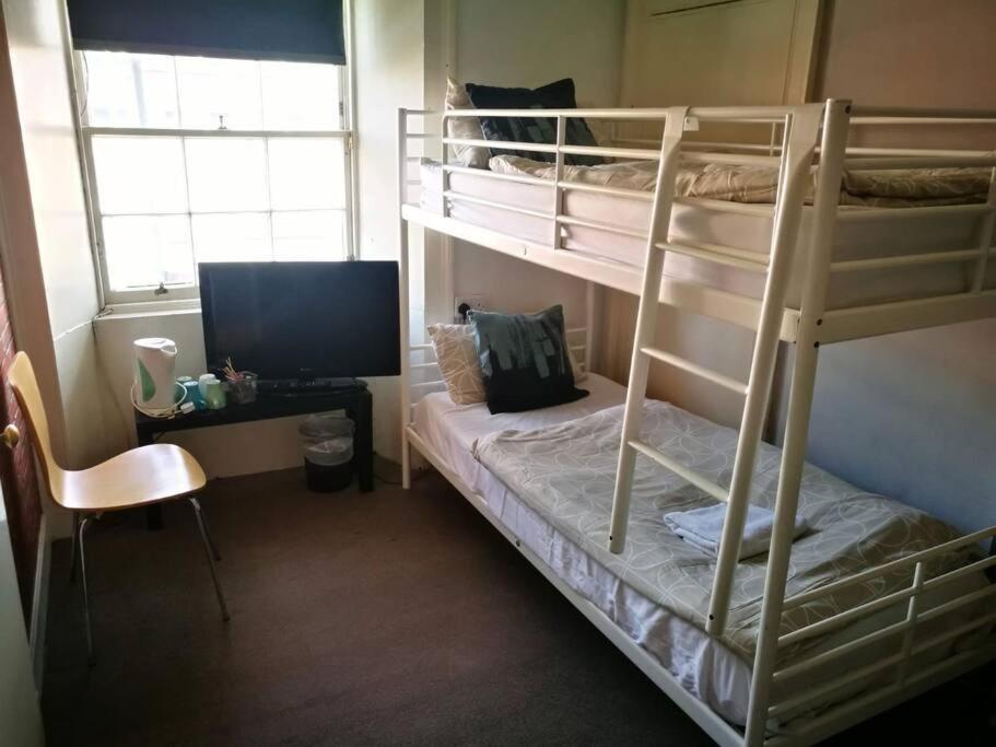 The Kingsview Townhouse - Boutique Hostel 에든버러 외부 사진