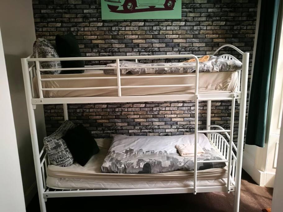 The Kingsview Townhouse - Boutique Hostel 에든버러 외부 사진
